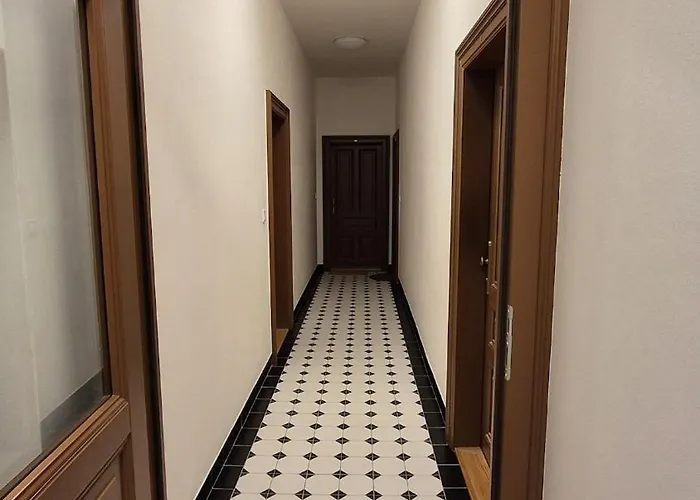 1 Nekazanka شقة *